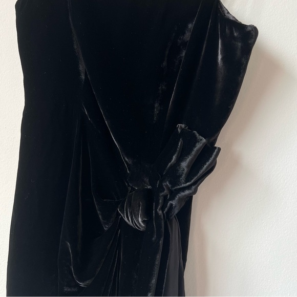 Cinq á Sept Kiki Knotted Velvet Black Mini Dress - Picture 9 of 10
